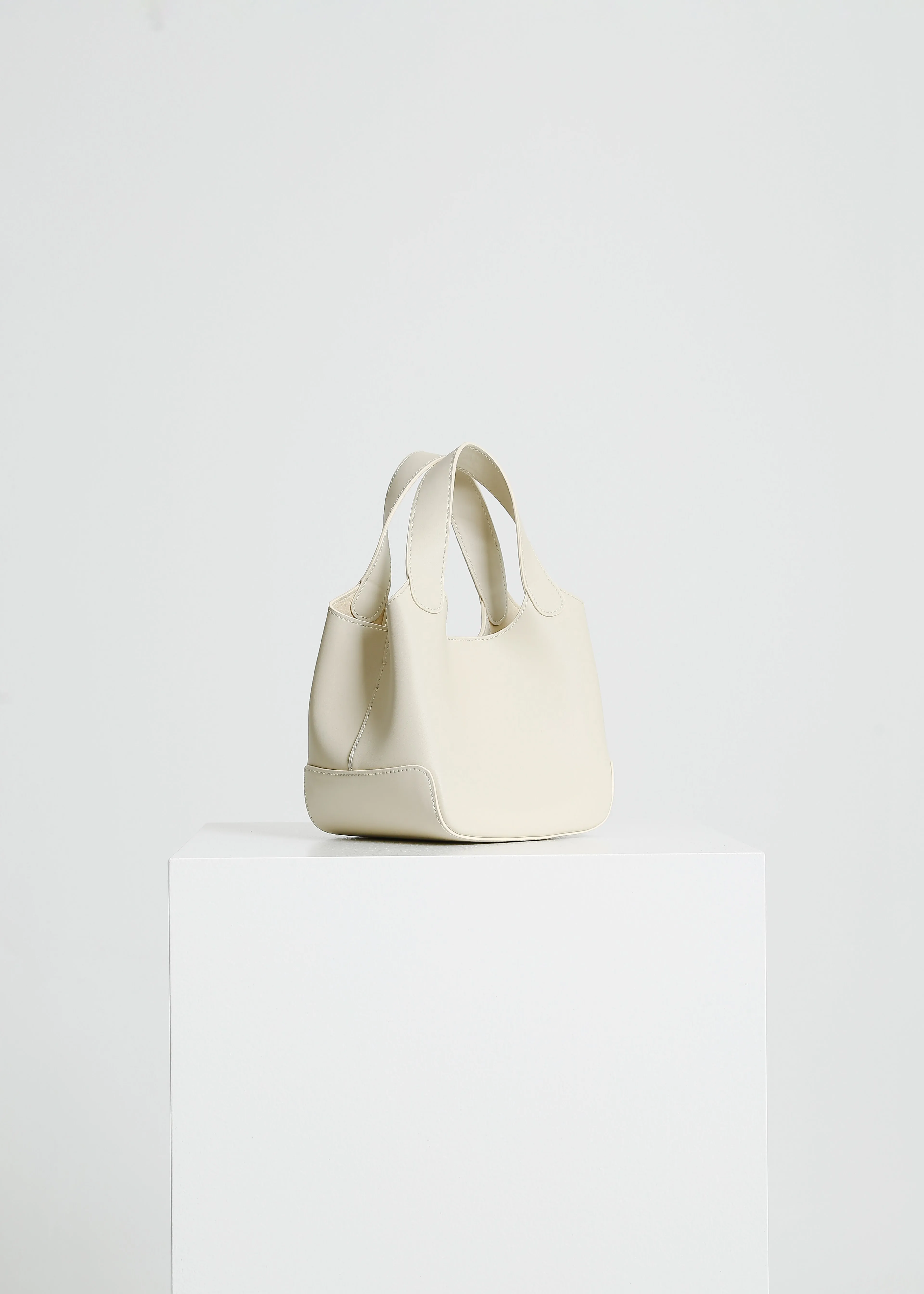 ALFIE BUCKET BAG / PEARL