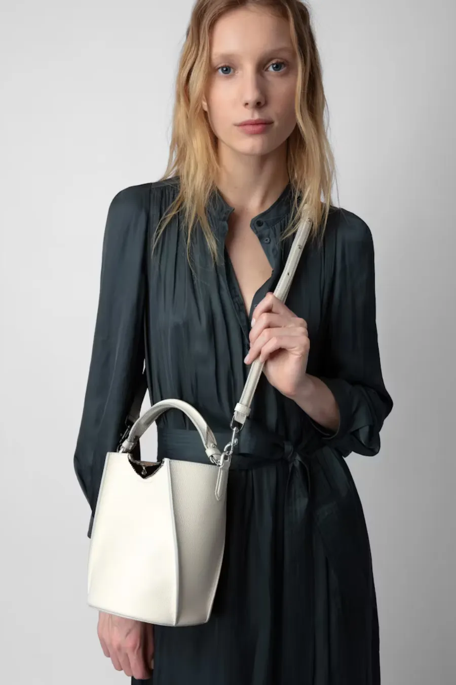 Borderline Bucket Bag Flash