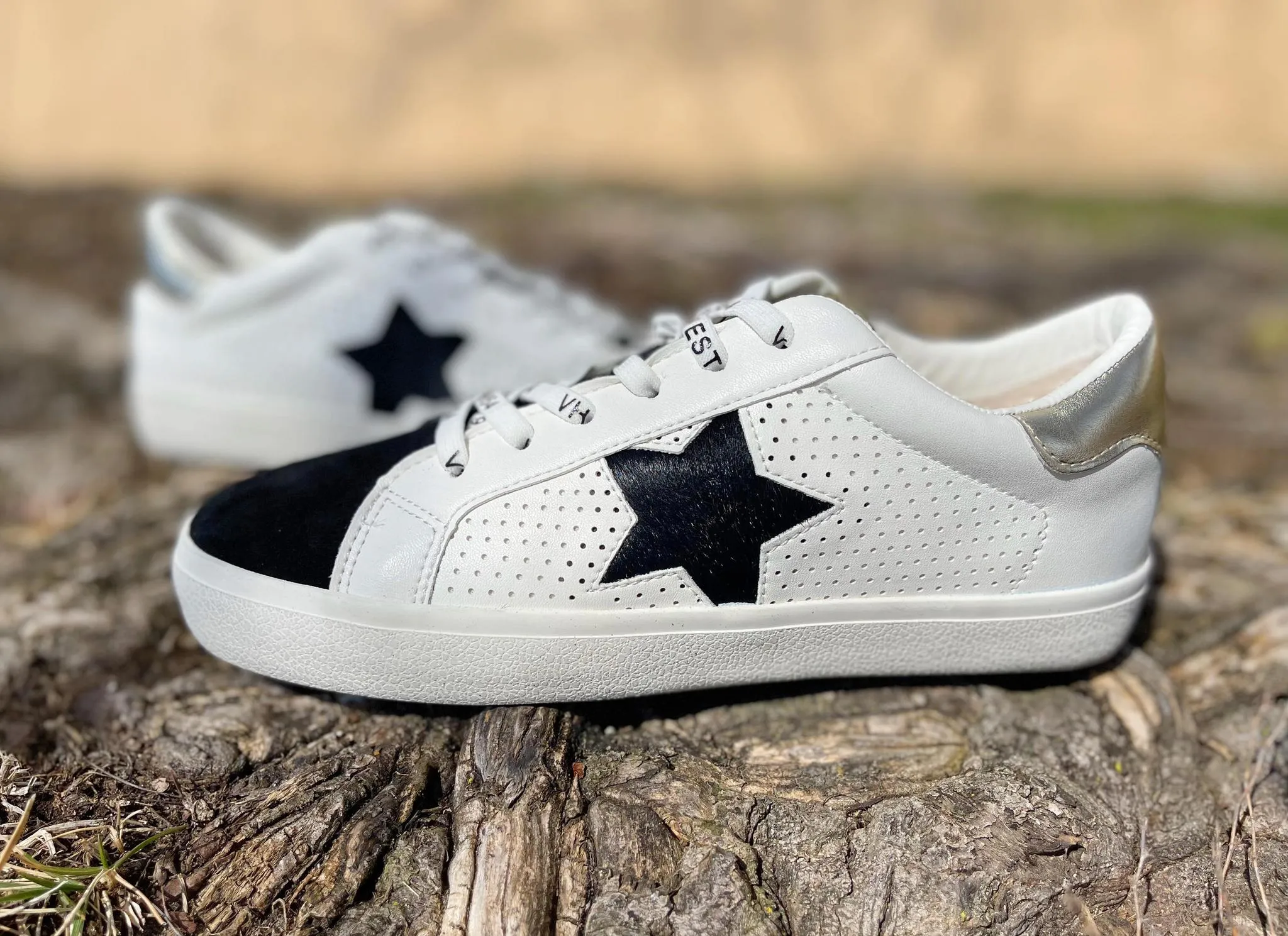 Gadol Black Sneaker